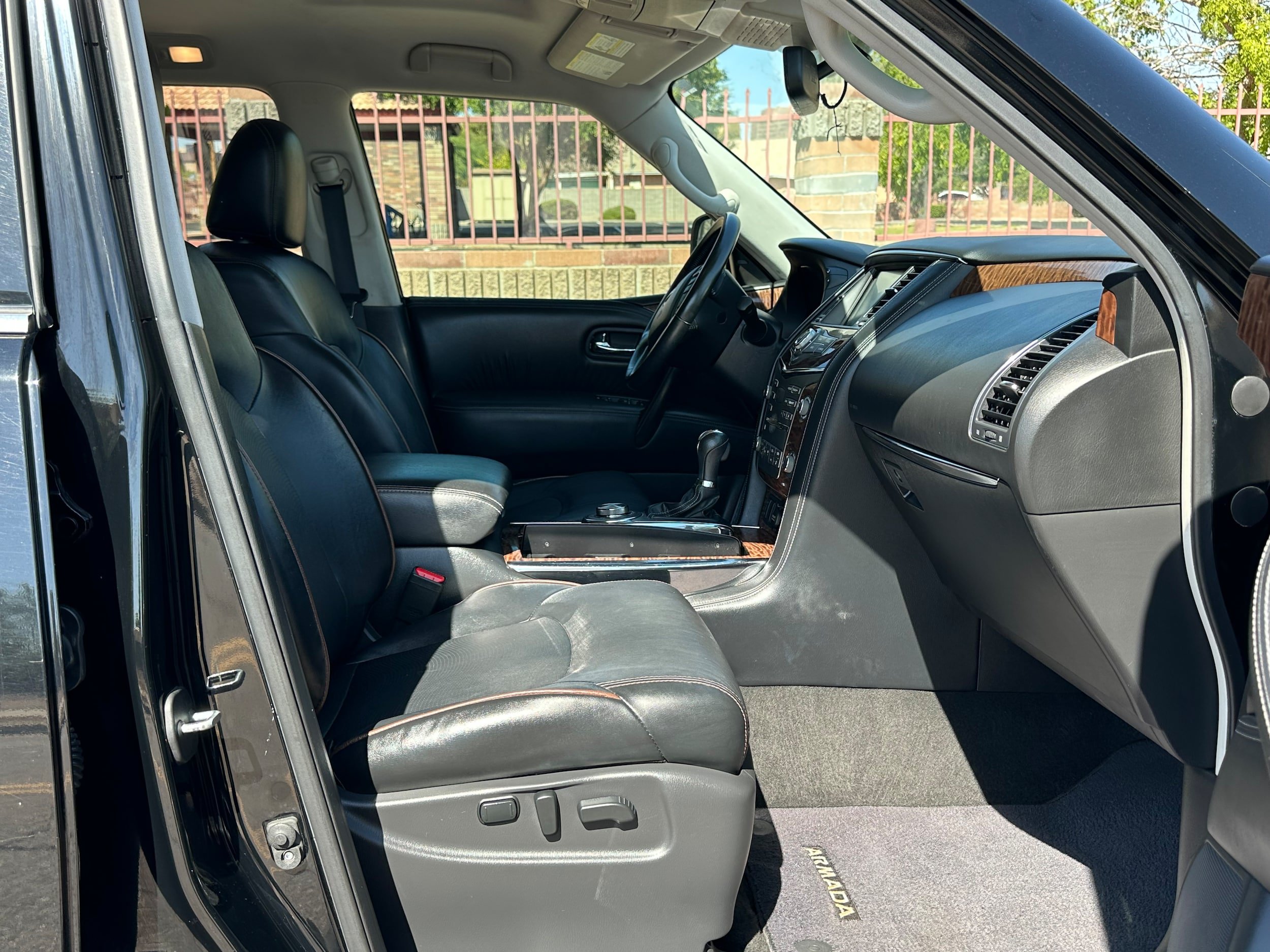 Used 2020 Nissan Armada SL w/ Premium Package AWD/4WD image 11