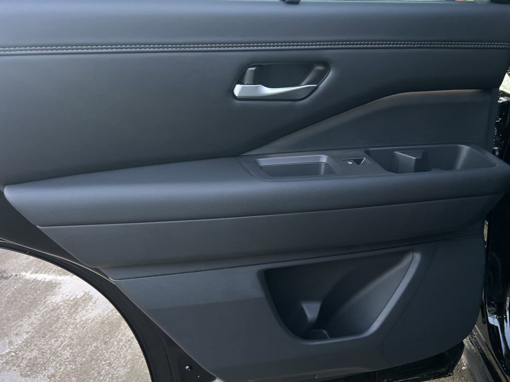 New 2026 Nissan Pathfinder Platinum image 30