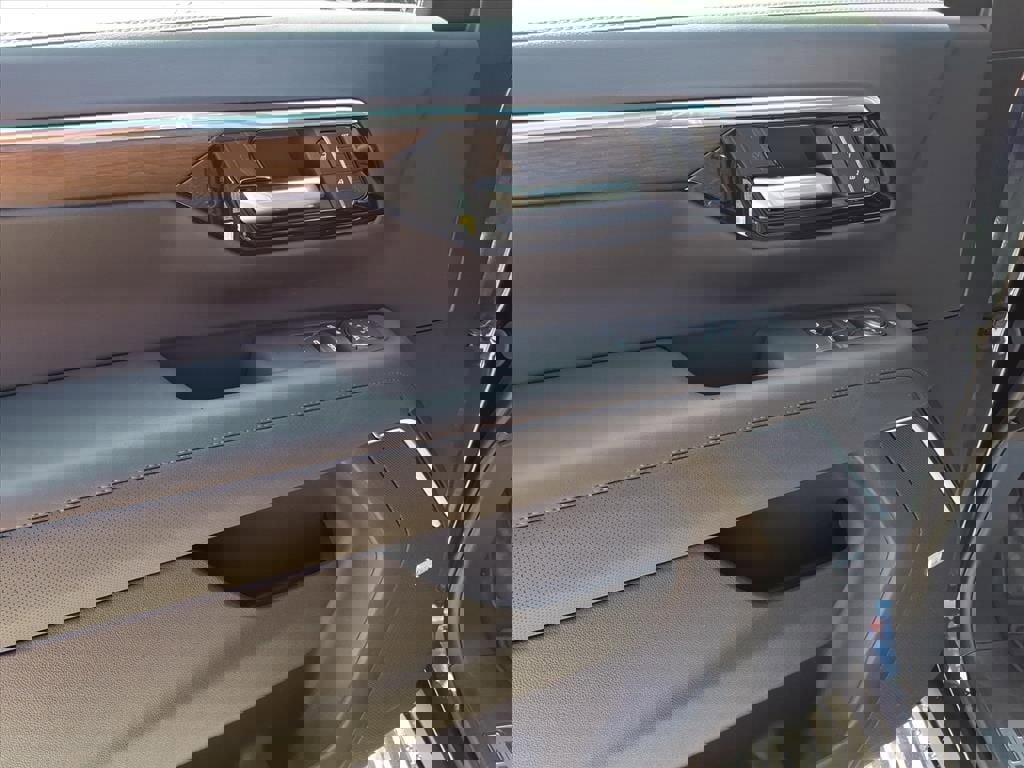 New 2026 Chevrolet Tahoe High Country image 12