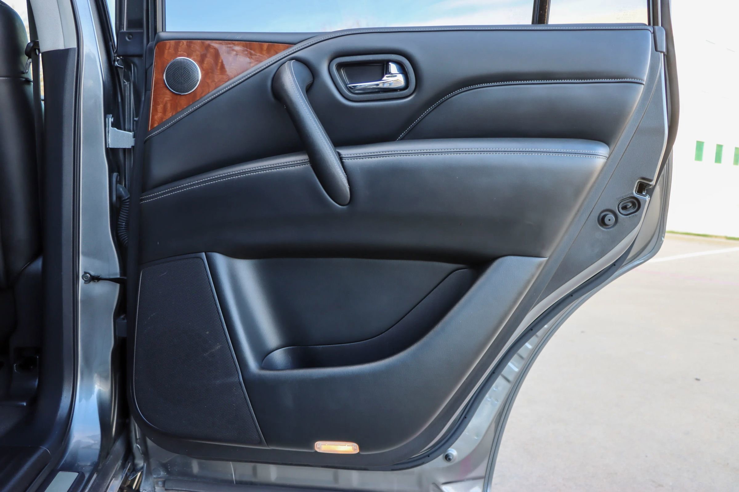 Used 2018 INFINITI QX80 2WD image 11