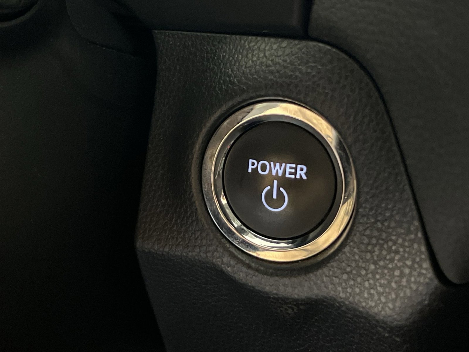 Used 2025 Toyota RAV4 XLE AWD/4WD image 35