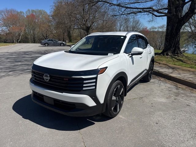 Used 2025 Nissan Kicks SR image 3