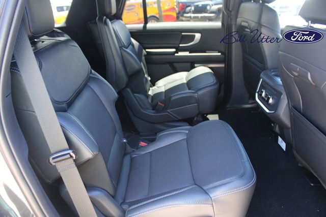 New 2025 Ford Expedition Platinum w/ Stealth Appearance Package image 8