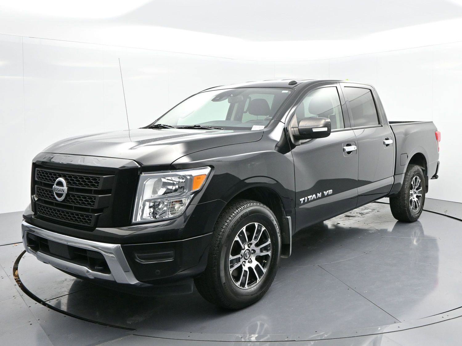 Used 2020 Nissan Titan SV w/ SV Convenience Package image 3