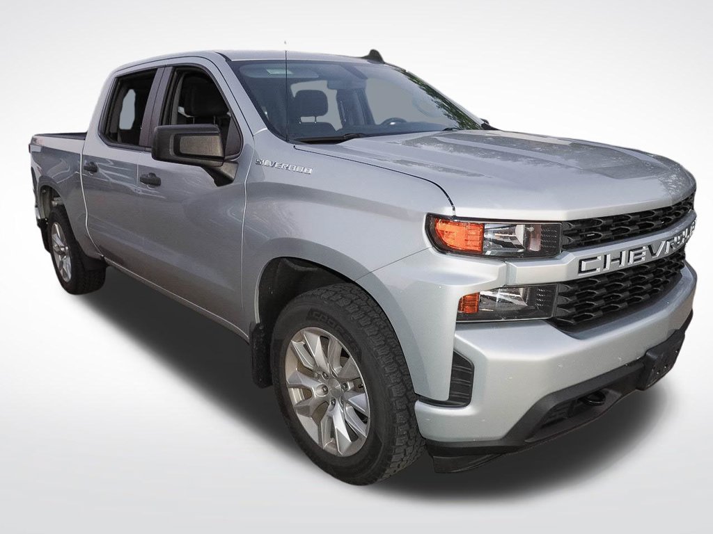 Used 2020 Chevrolet Silverado 1500 Custom w/ Custom Value Package AWD/4WD image 3