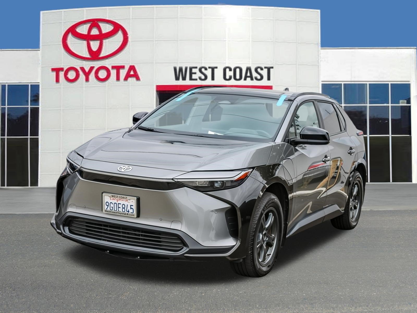 Used 2023 Toyota bZ4X FWD w/ Weather Package image 1