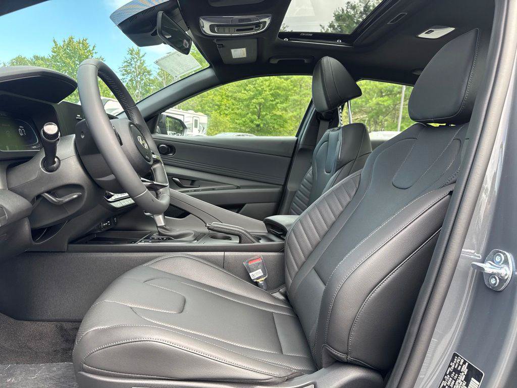 New 2026 Hyundai Elantra SEL Sport FWD image 19