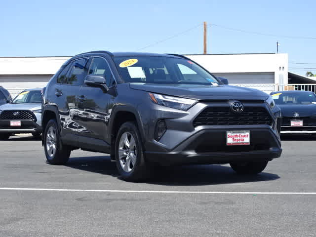 Used 2024 Toyota RAV4 XLE FWD image 2