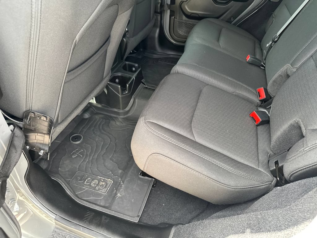 Used 2023 Jeep Wrangler Unlimited Sport AWD/4WD image 33