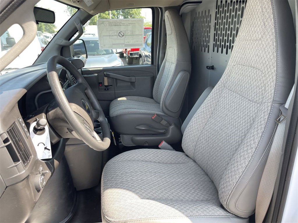 New 2025 Chevrolet Express 2500 w/ Driver Convenience Package image 7