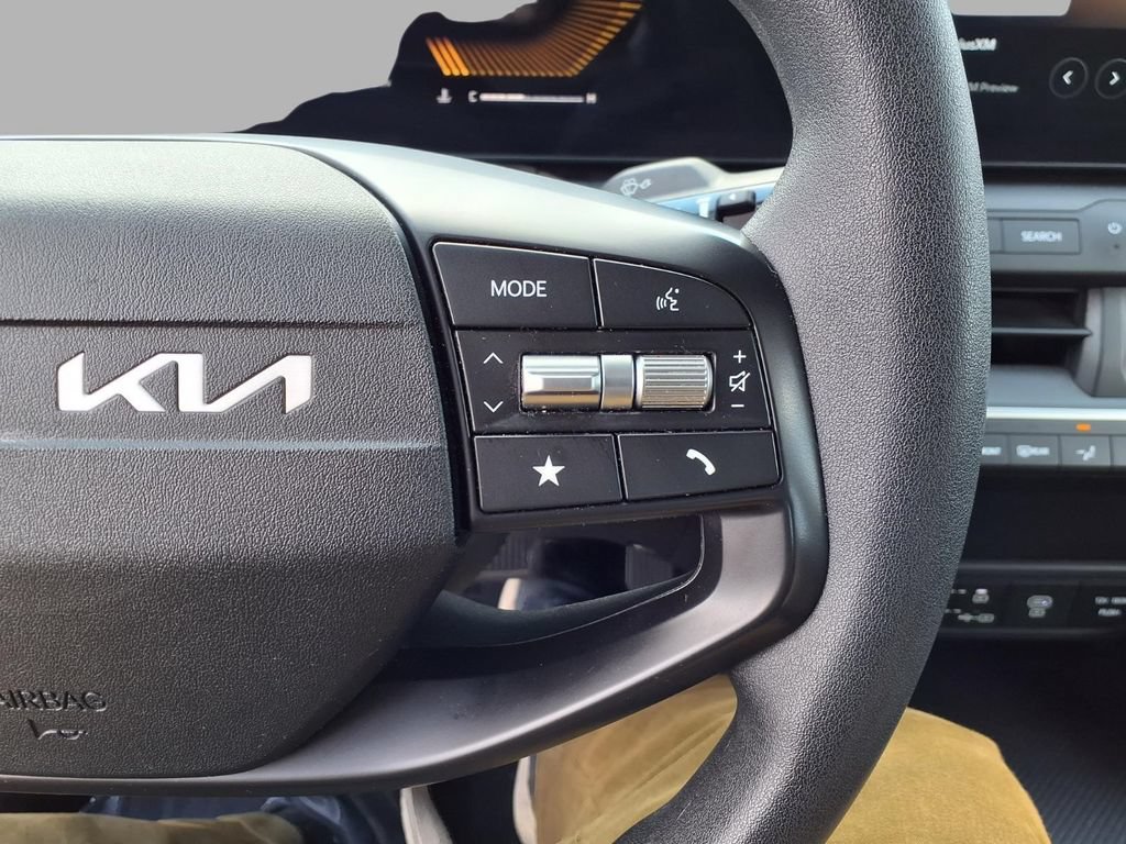 Used 2025 Kia K4 FWD image 14
