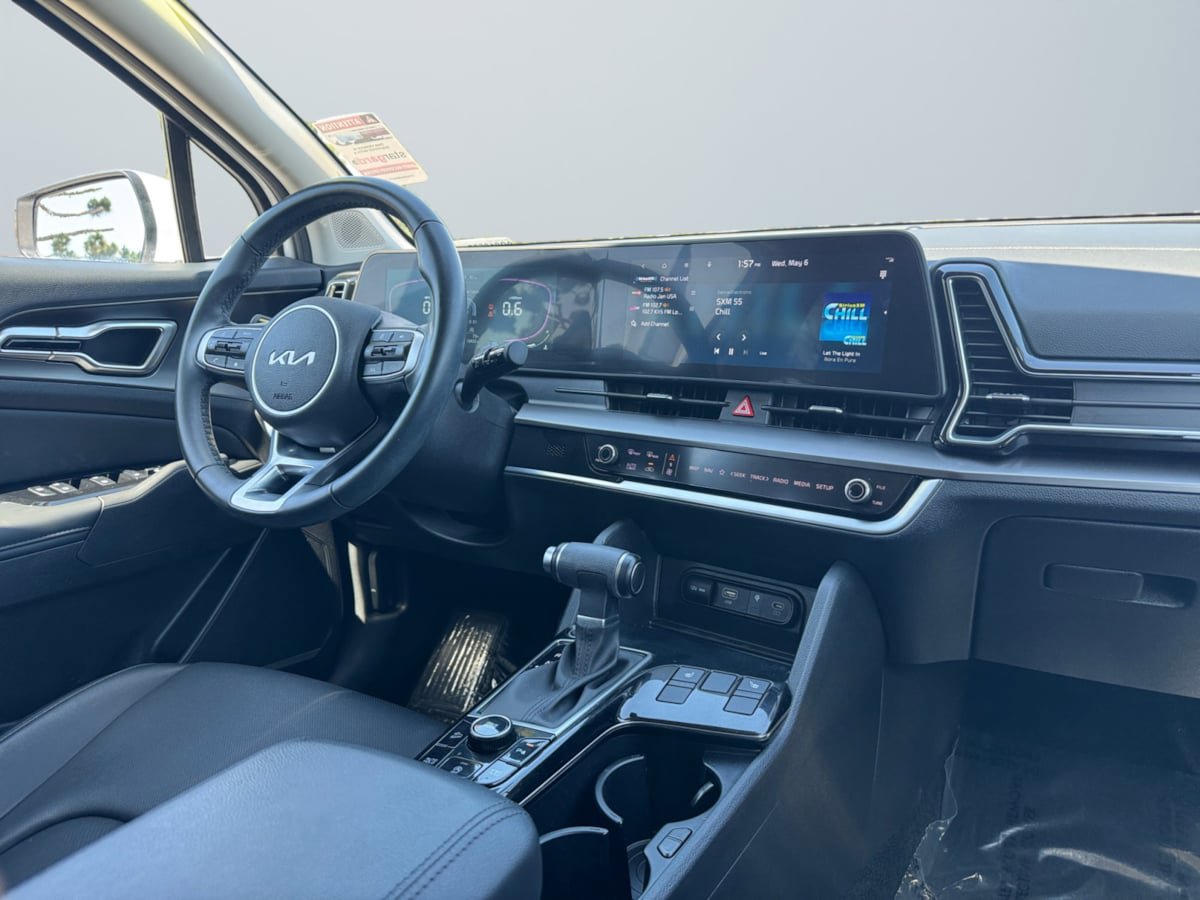 Used 2025 Kia Sportage EX FWD image 14