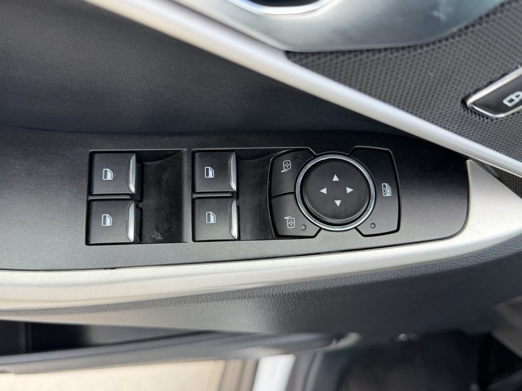 Used 2020 Ford Explorer XLT AWD/4WD image 12