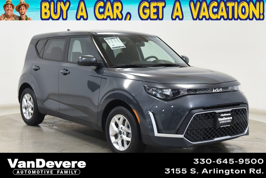 Used 2025 Kia Soul LX w/ LX Technology Package FWD image 1