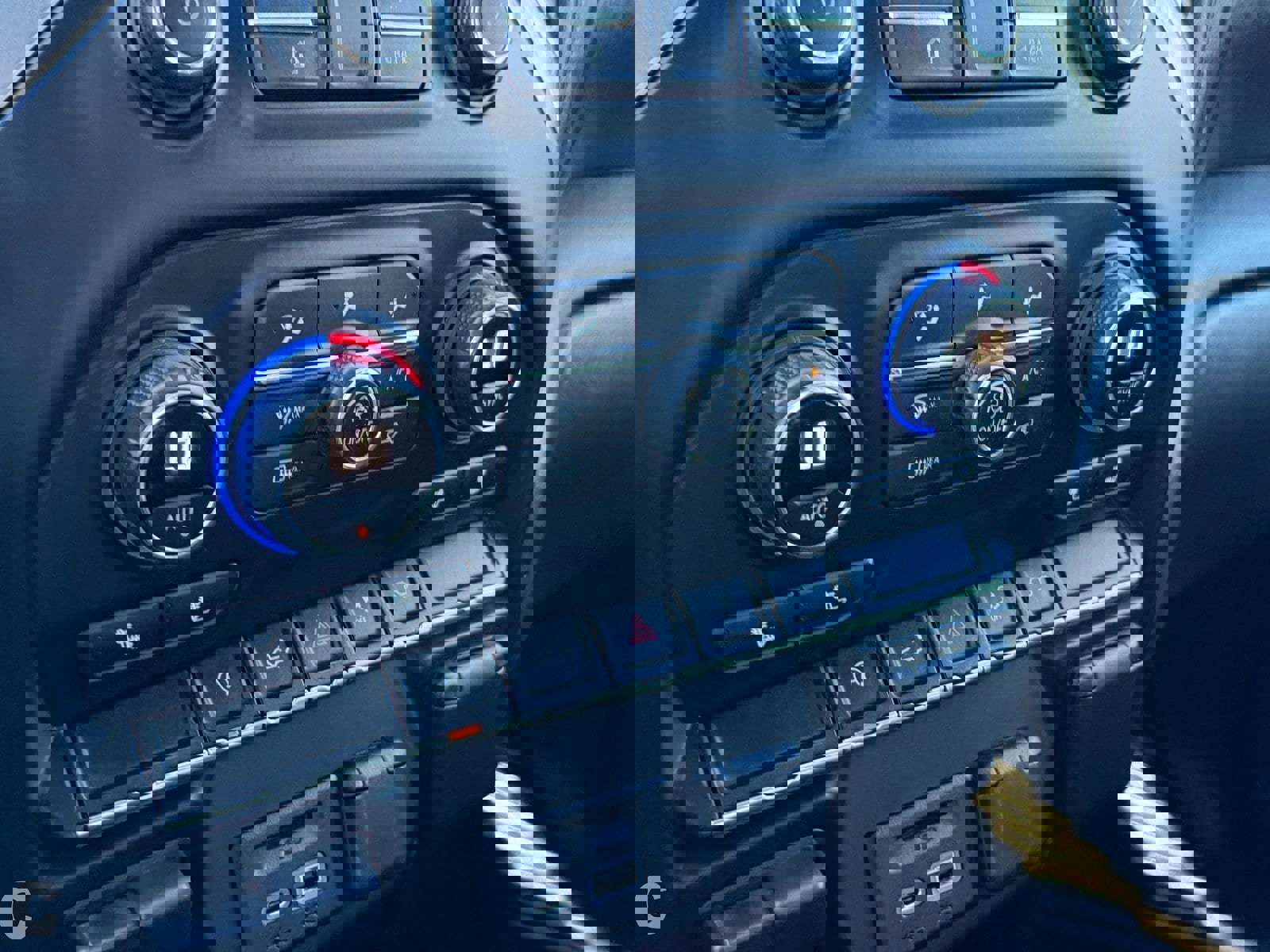 Used 2020 Chevrolet Silverado 1500 LT w/ All-Star Edition image 22