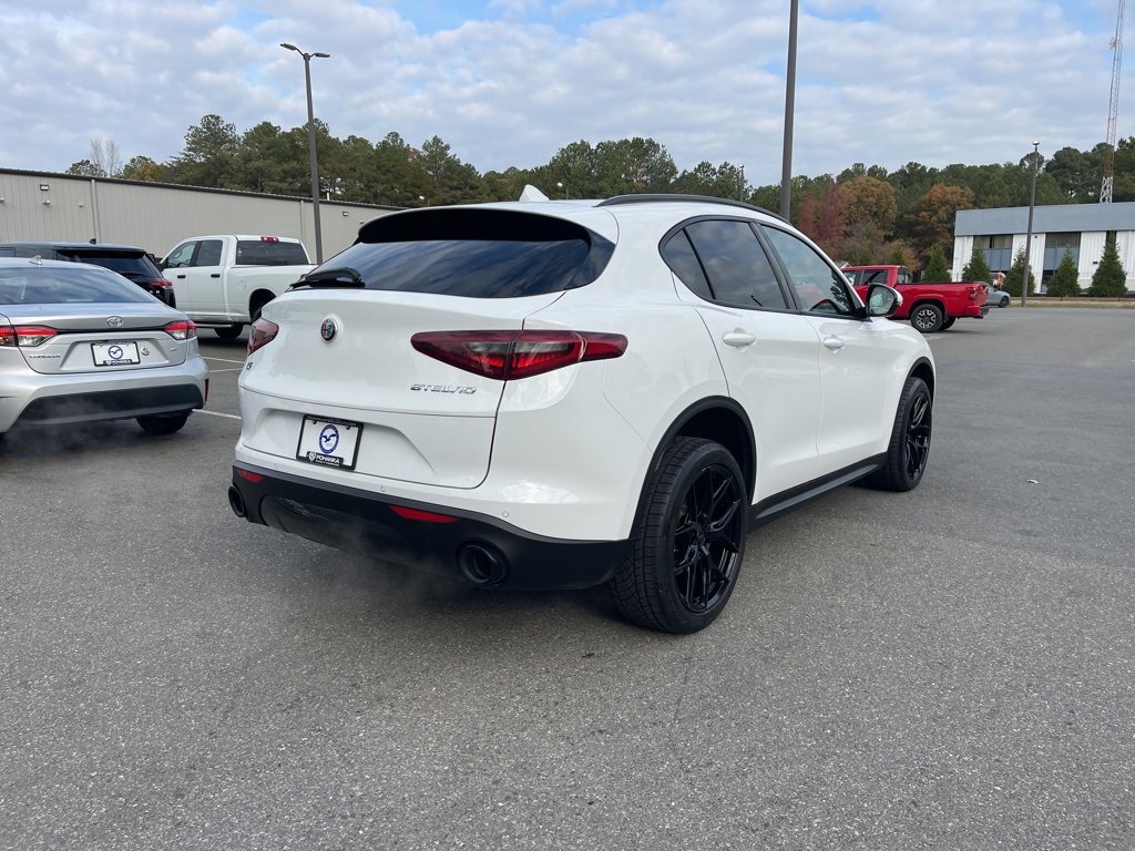 Used 2022 Alfa Romeo Stelvio Sprint image 8