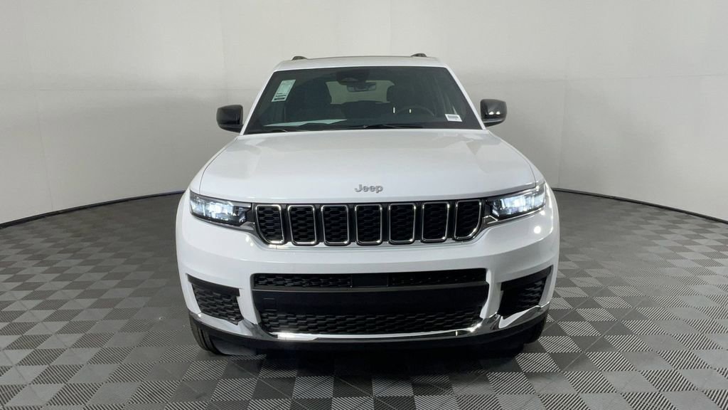 New 2025 Jeep Grand Cherokee L Laredo image 9
