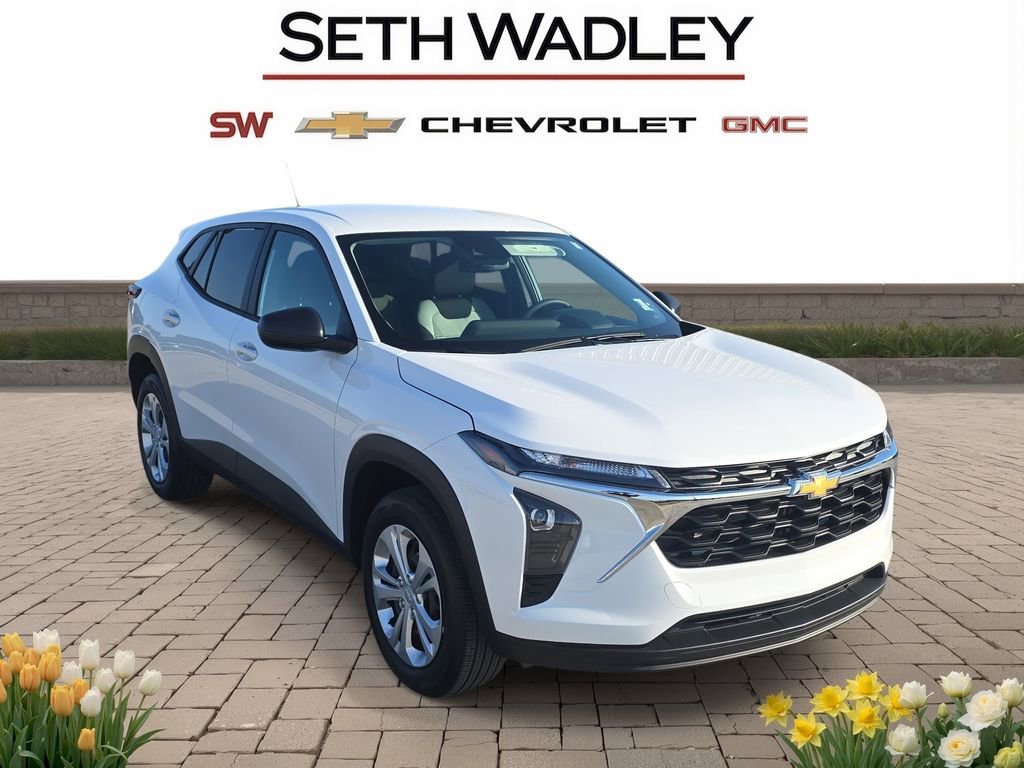 Used 2026 Chevrolet Trax LS w/ Driver Confidence Package FWD image 1
