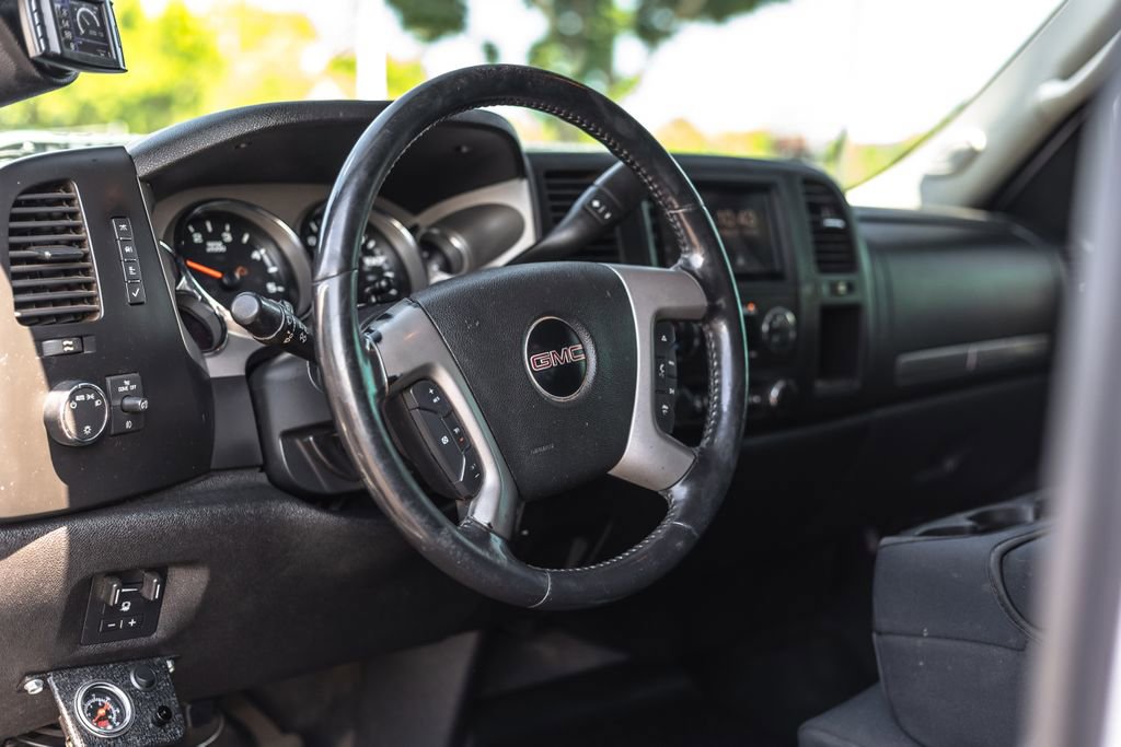 Used 2012 GMC Sierra 2500 SLE w/ SLE Preferred Package AWD/4WD image 6
