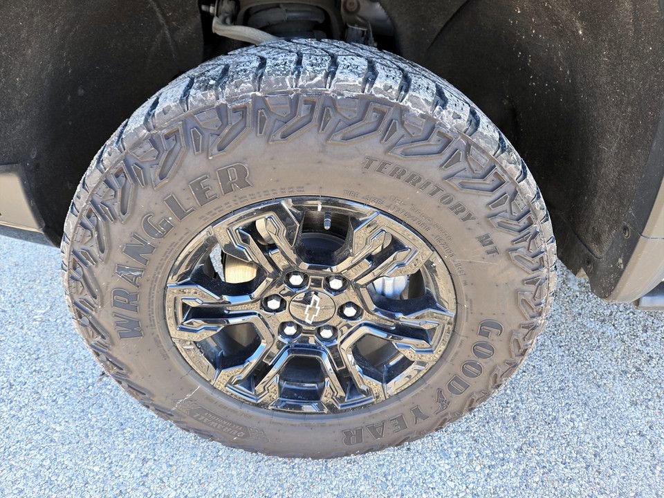 Used 2023 Chevrolet Silverado 1500 ZR2 w/ Technology Package image 35