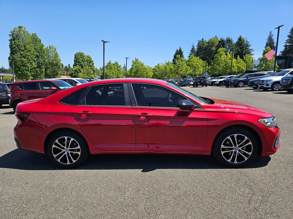 Used 2024 Volkswagen Jetta Sport FWD image 4