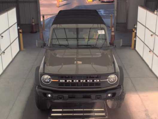 Used 2025 Ford Bronco Big Bend w/ Black Diamond Package image 2
