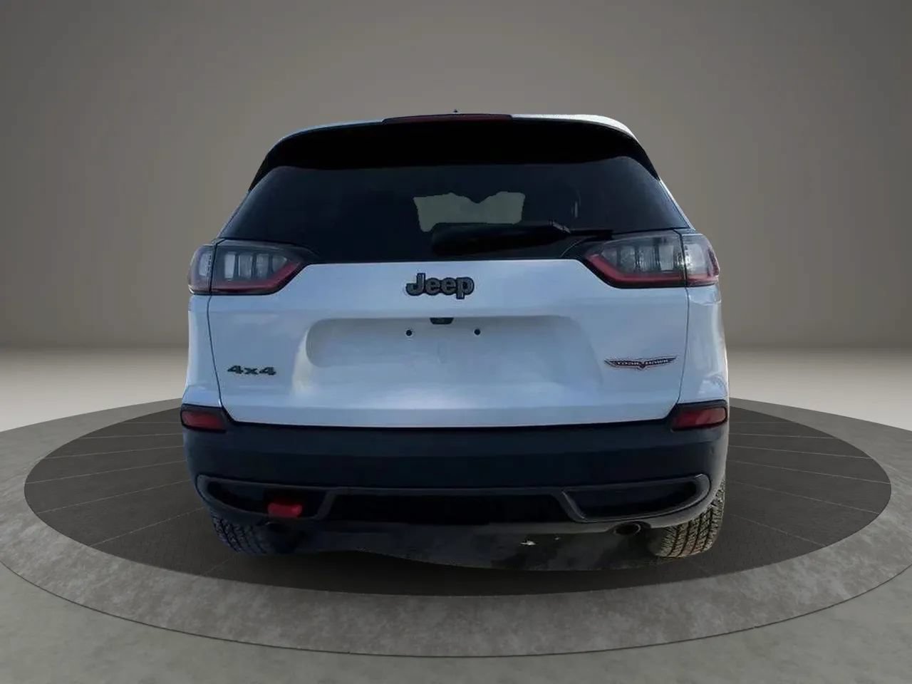 Used 2019 Jeep Cherokee Trailhawk AWD/4WD image 3