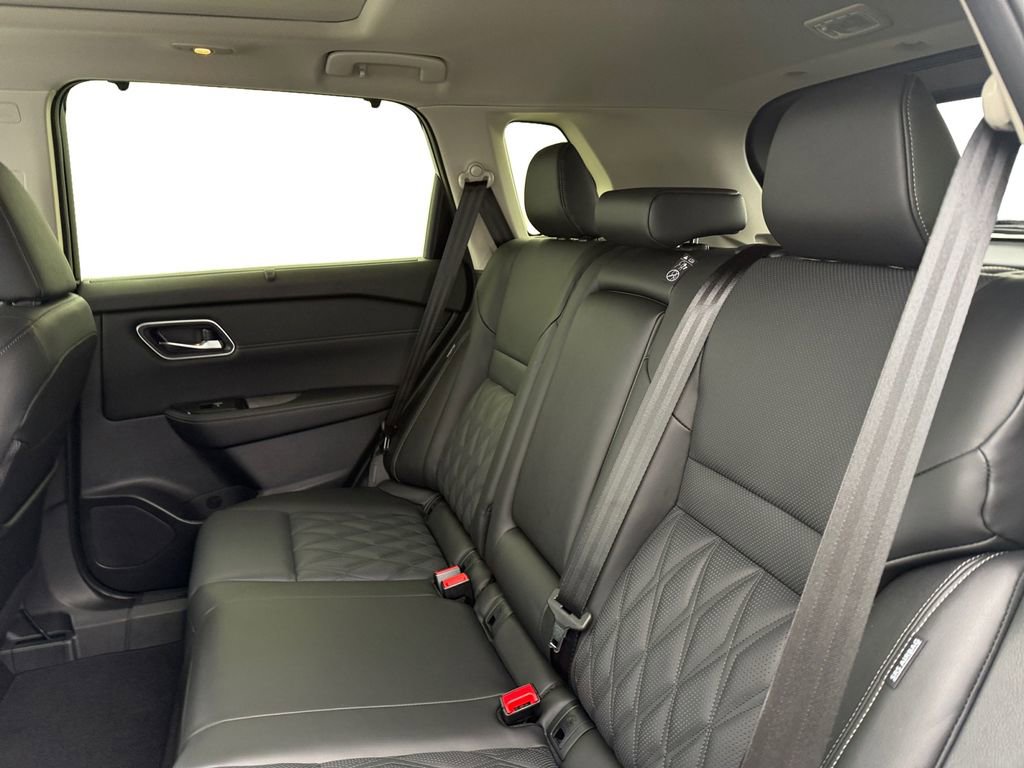 New 2026 Nissan Rogue Platinum w/ Platinum Premium Package image 13