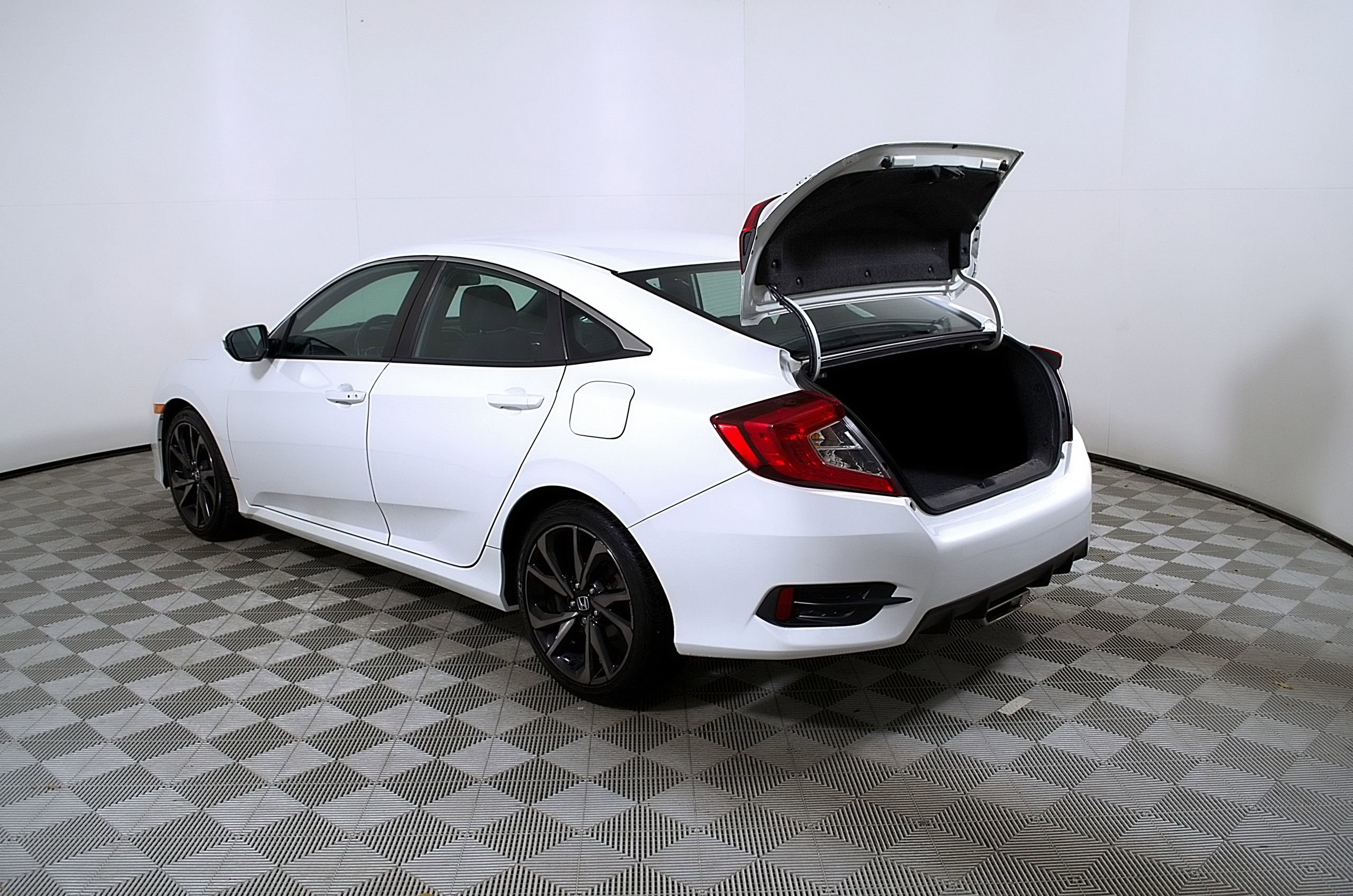 Used 2019 Honda Civic Sport image 10