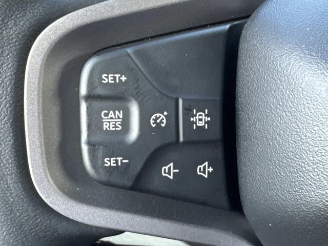 Used 2025 Ford Bronco Badlands image 28