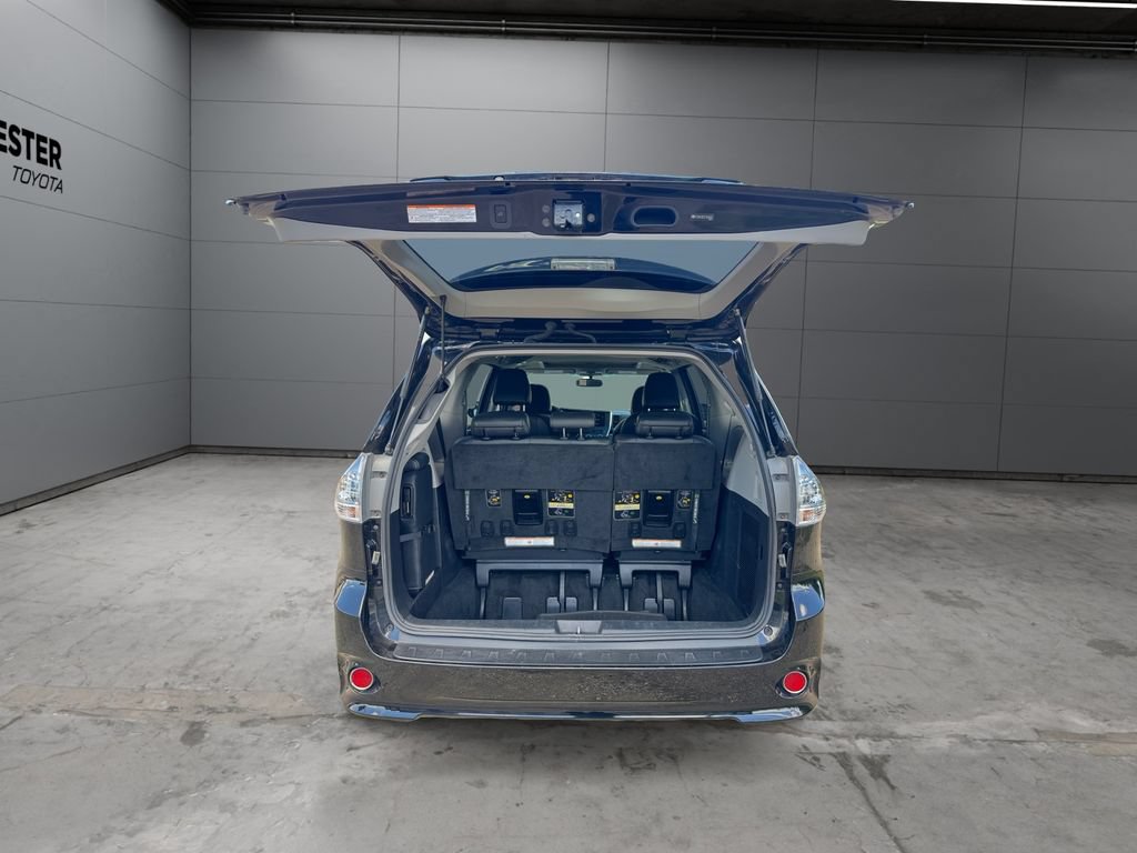 Used 2015 Toyota Sienna SE FWD image 19
