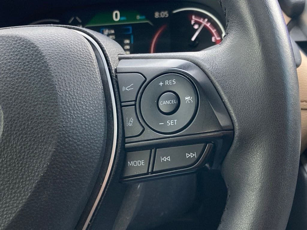Certified 2025 Toyota RAV4 XLE Premium FWD image 17
