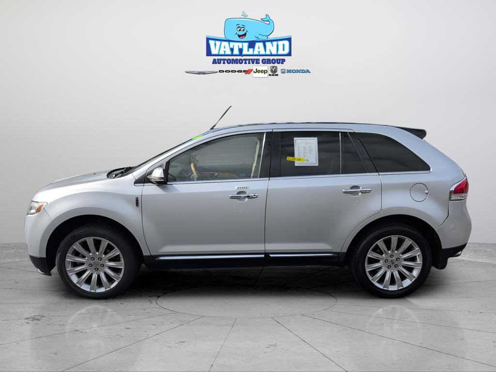 Used 2012 Lincoln MKX AWD image 2