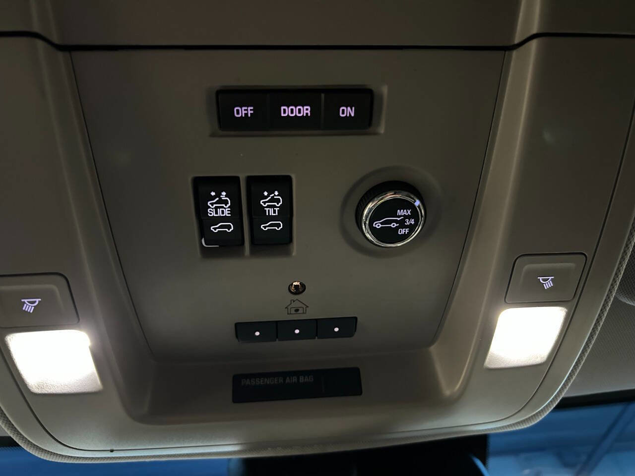 Used 2017 GMC Yukon XL Denali w/ Open Road Package image 31