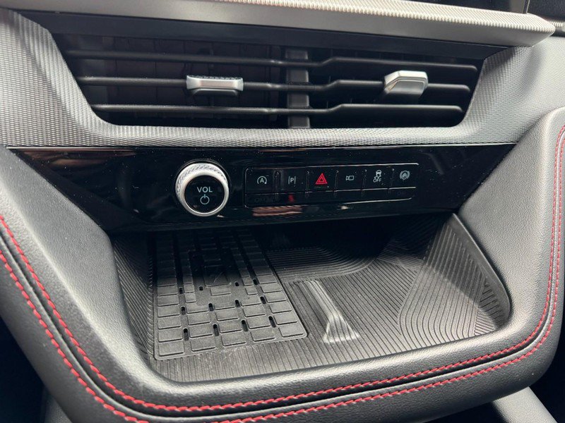 Used 2025 Ford Explorer ST RWD image 19