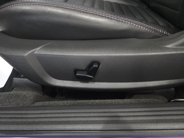 Used 2010 Dodge Challenger R/T RWD image 13
