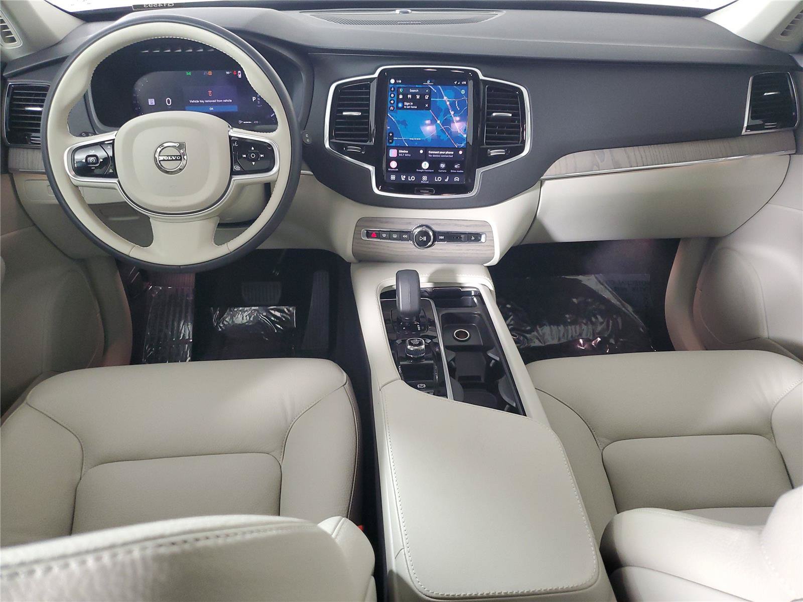 Certified 2025 Volvo XC90 B5 Plus w/ Protection Package AWD/4WD image 14