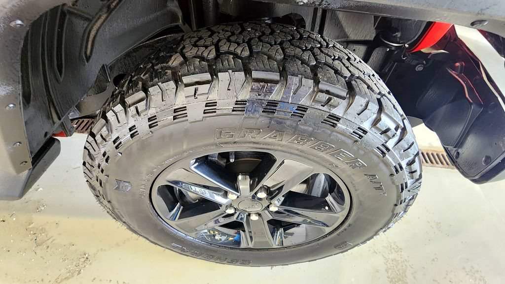 Used 2021 Jeep Wrangler Unlimited Sahara AWD/4WD image 11