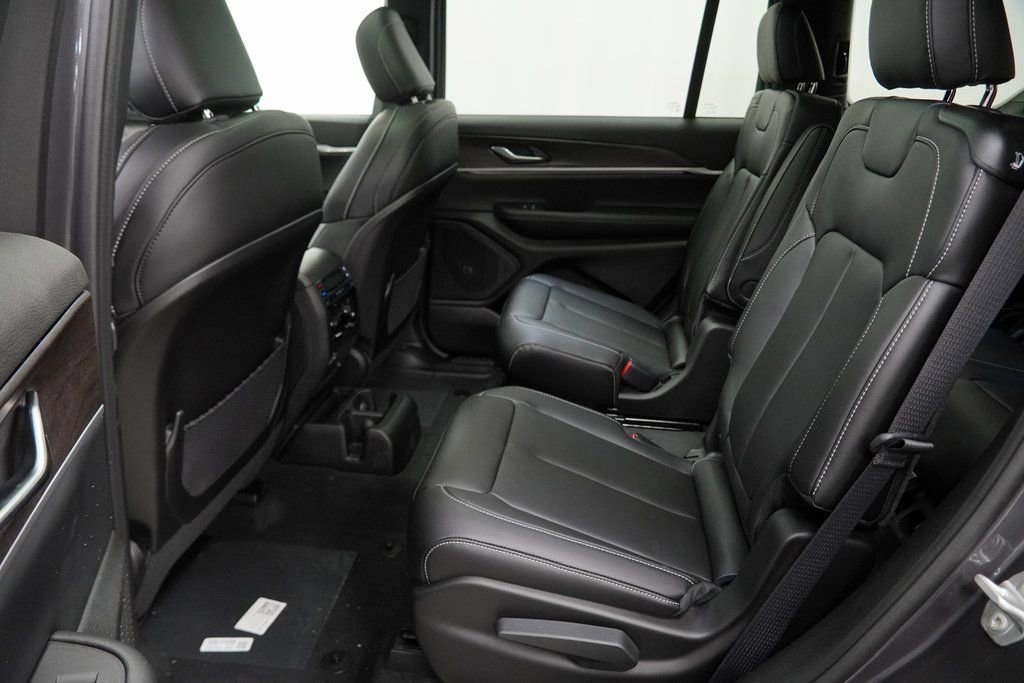 New 2025 Jeep Grand Cherokee L Limited image 19