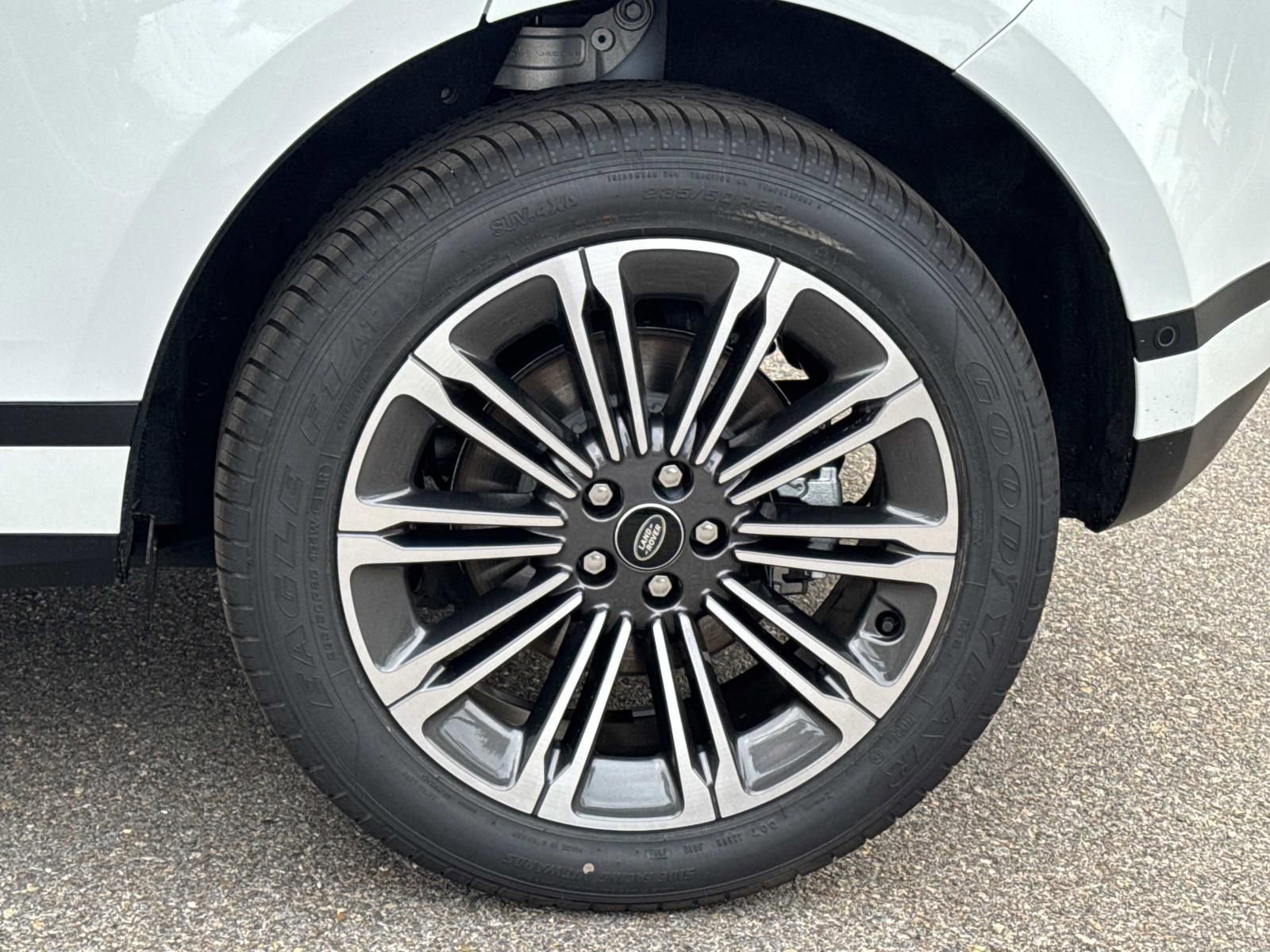 New 2026 Land Rover Range Rover Evoque S image 3