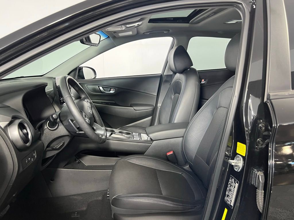 Used 2022 Hyundai Kona Limited w/ Cargo Package image 22