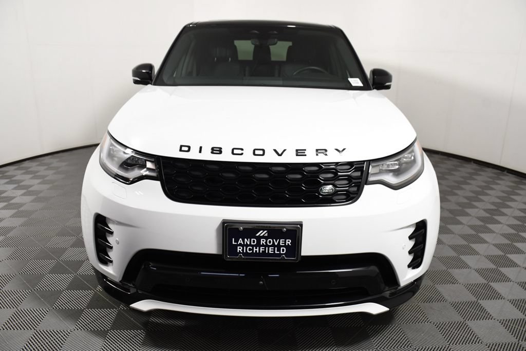 Used 2025 Land Rover Discovery Dynamic SE AWD/4WD image 10