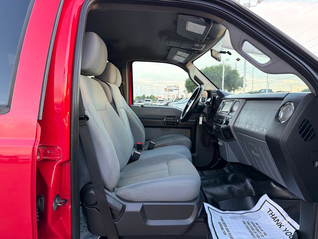 Used 2011 Ford F550 4x4 Crew Cab Super Duty w/ XLT Interior Pkg image 22