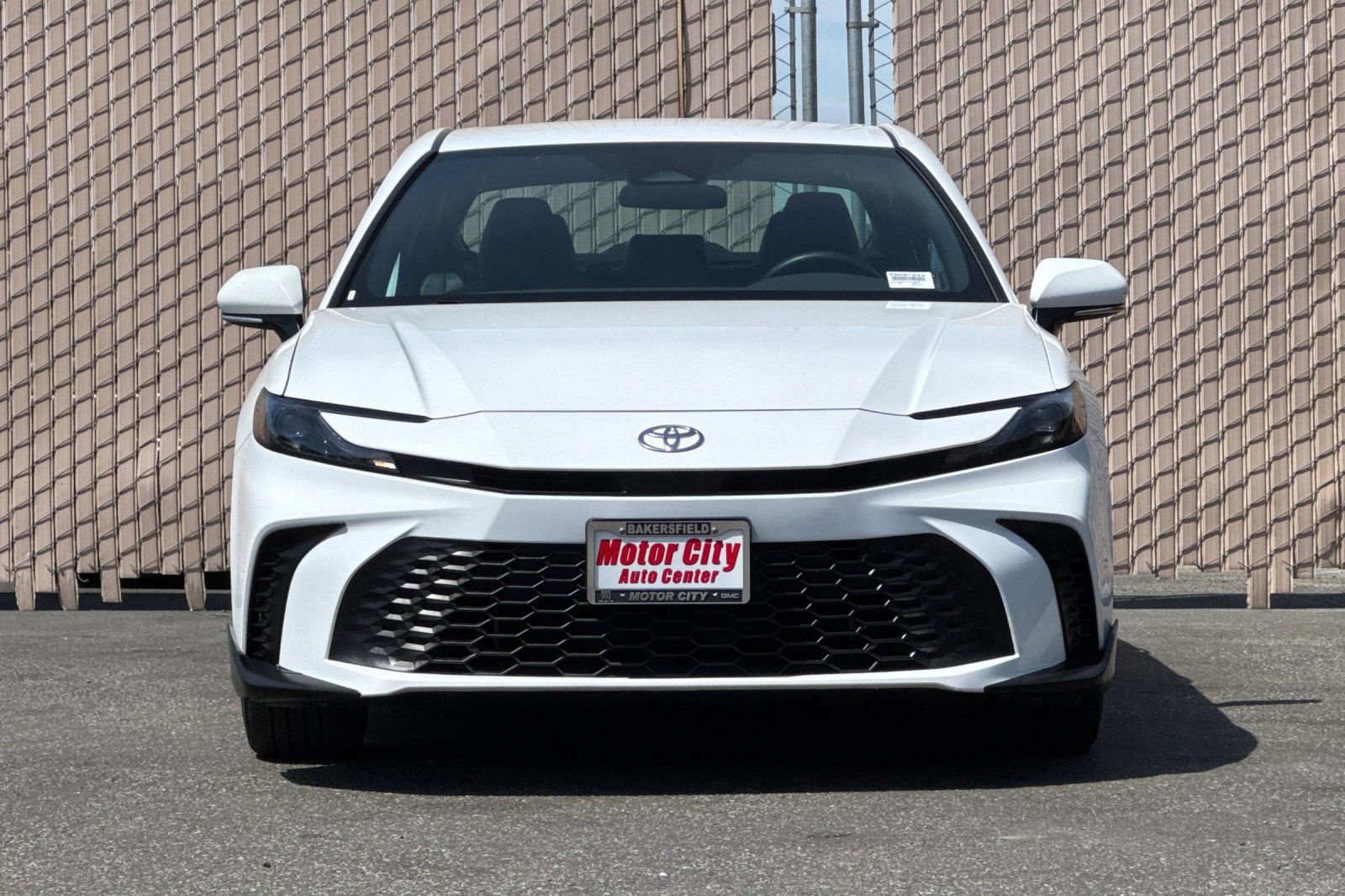 Used 2025 Toyota Camry SE FWD image 9