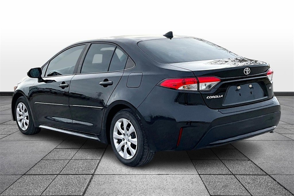 Used 2022 Toyota Corolla LE image 10