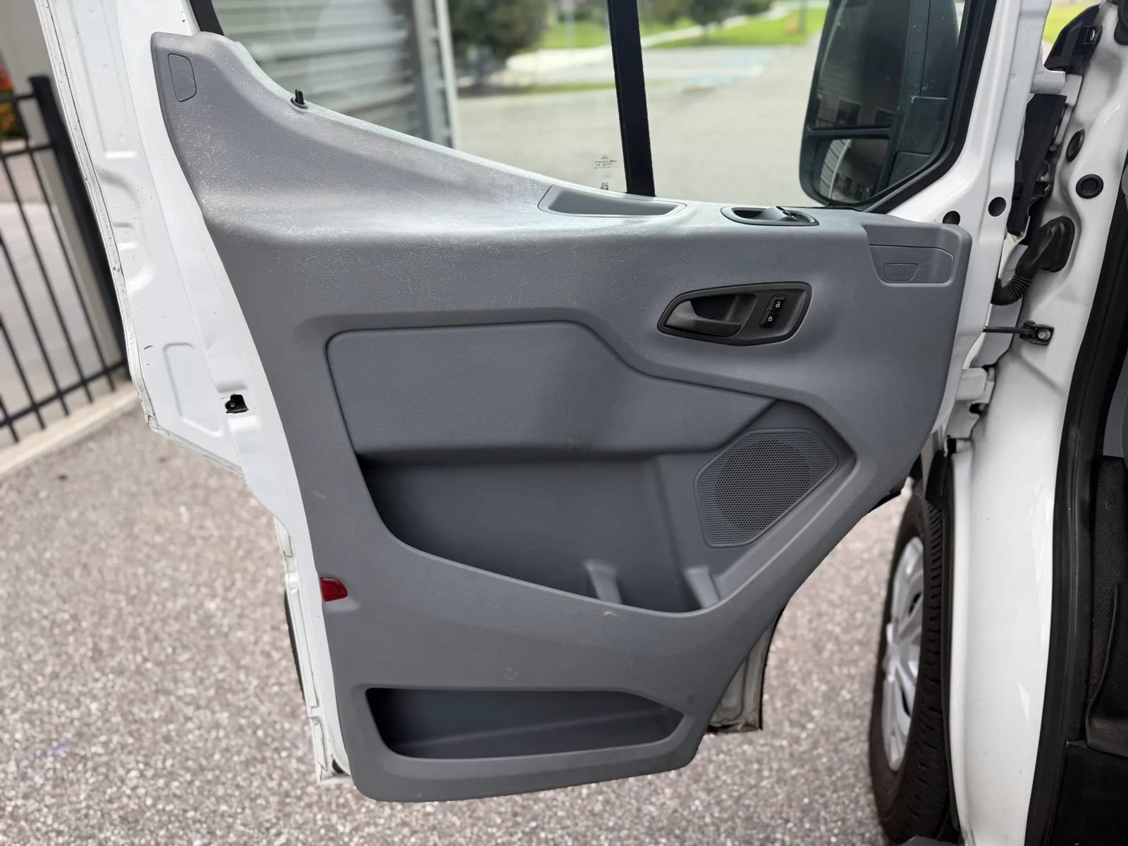Used 2015 Ford Transit 250 130 Low Roof w/ Exterior Upgrade Package RWD image 18