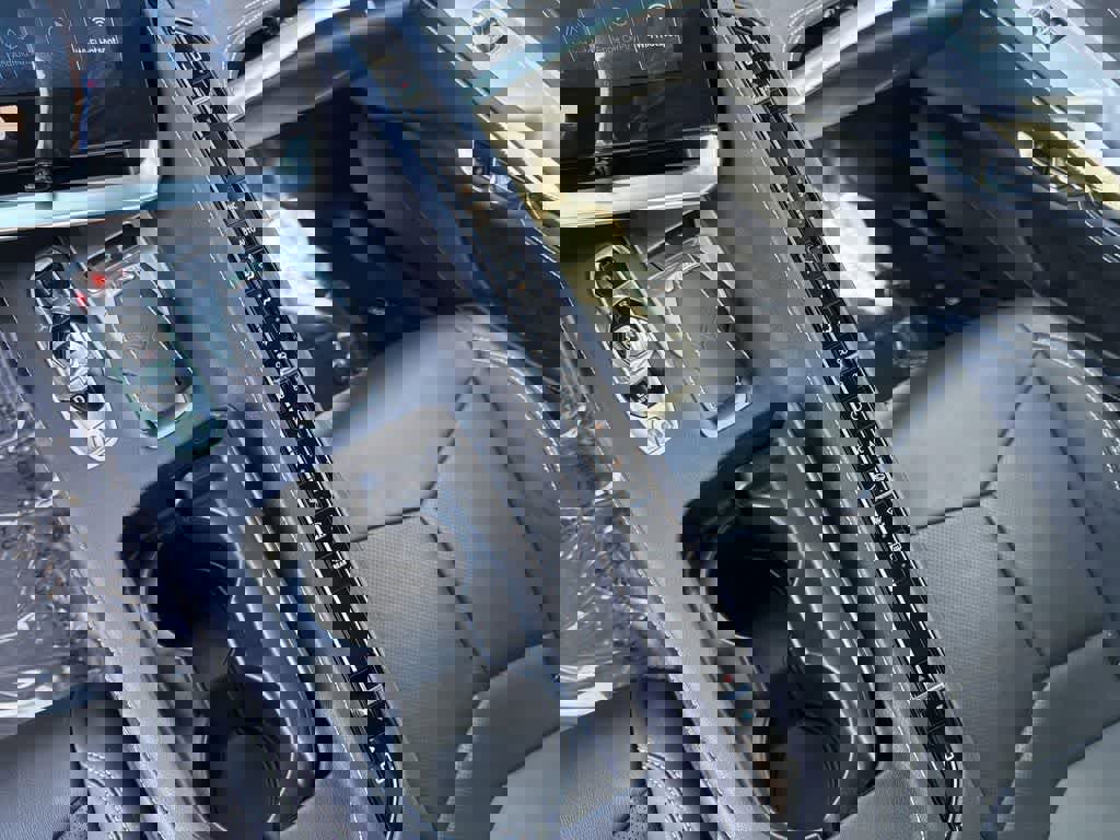 Used 2024 Chevrolet Corvette Stingray Coupe w/ 1LT image 16