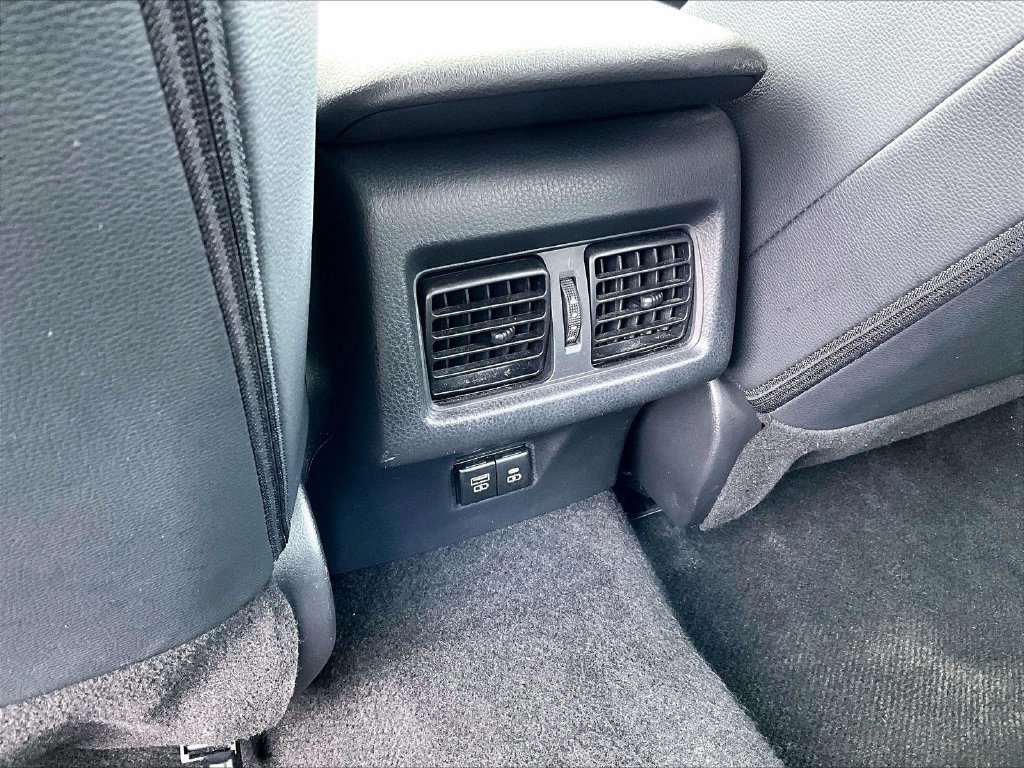 Used 2025 Toyota Camry SE FWD image 28