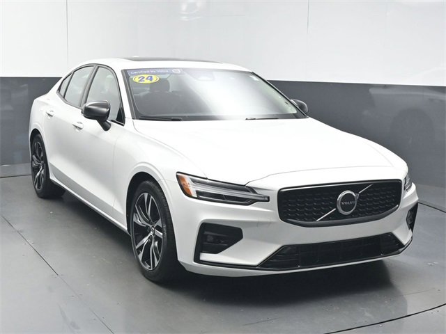 Used 2024 Volvo S60 B5 Core image 2