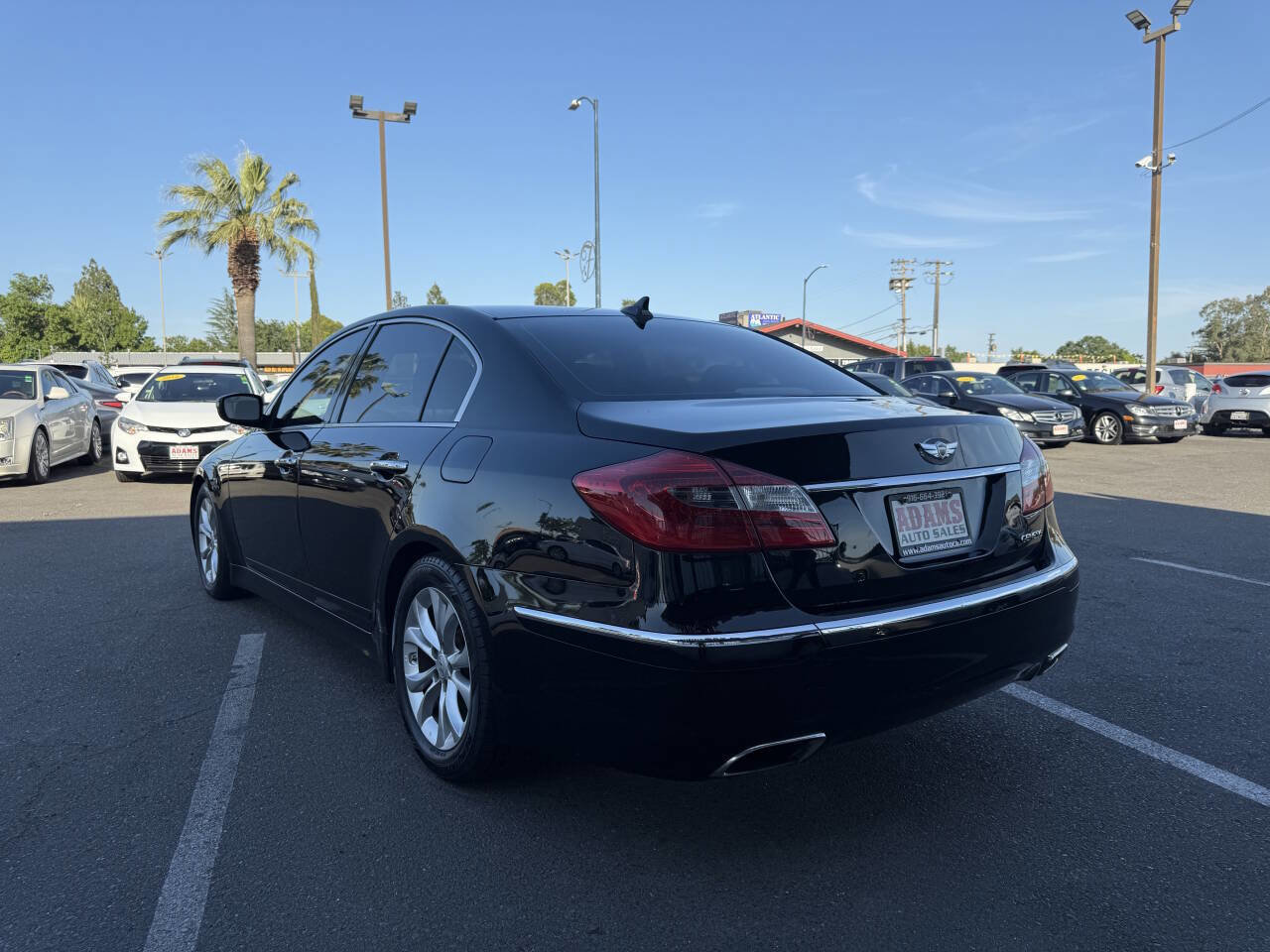 Used 2012 Hyundai Genesis 3.8 image 5